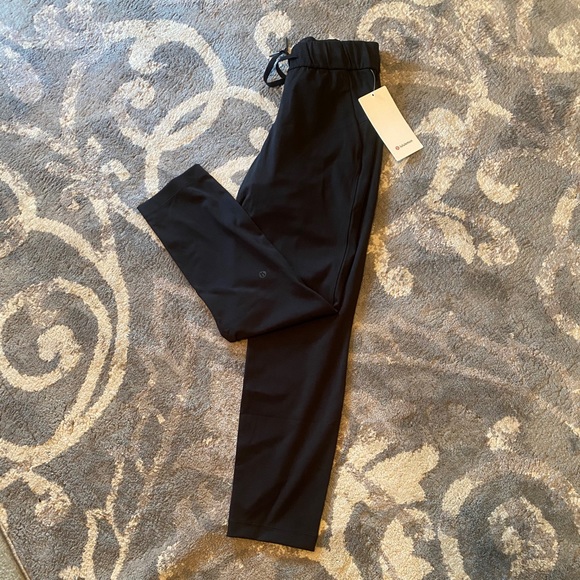 NWT Lululemon Luxtreme On The Fly Pant - Picture 5 of 8